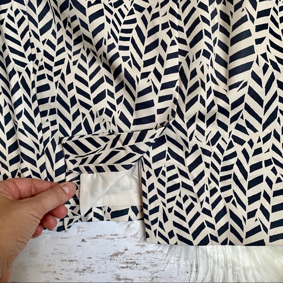 LOFT gray and cream printed pencil skirt - Picture 6 of 7